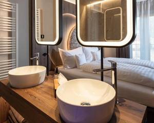 Corones Suites