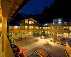 Boscone Suite Hotel