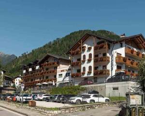 Family Hotel La Perla