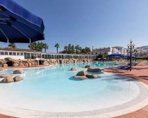 Phi Hotel Sighientu