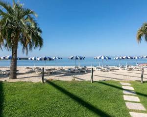 Phi Hotel Sighientu