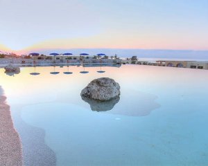 19 Summer Suites