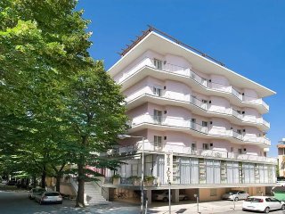 Hotel Tres Jolie