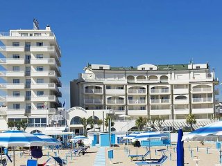 Yes Hotel Touring