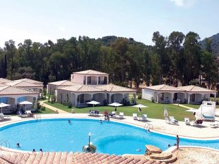 Limone Beach Resort