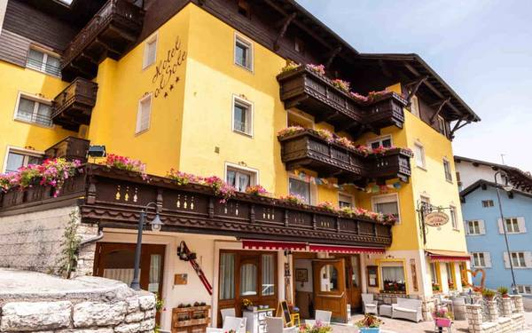 Al Sole Mountain Chic B&B & Residence