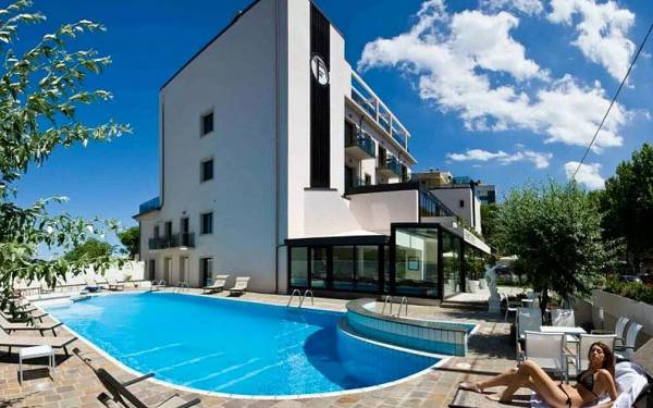 Ferretti Beach Hotel