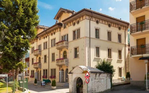 Serenella Residence Hotel