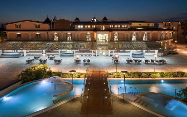 L'Araba Fenice Hotel & Resort