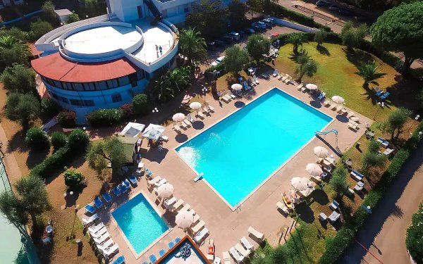 Mira Hotel & Residence