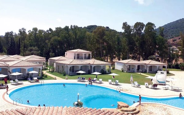 Limone Beach Resort