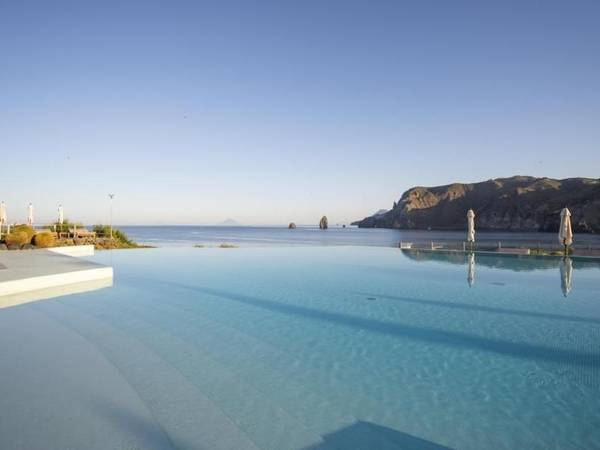 Therasia Resort Sea & Spa
