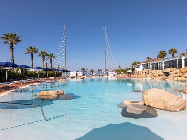 Phi Hotel Sighientu