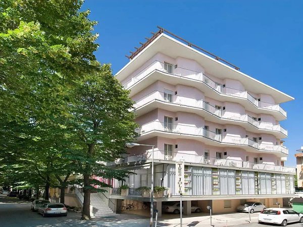 Hotel Tres Jolie