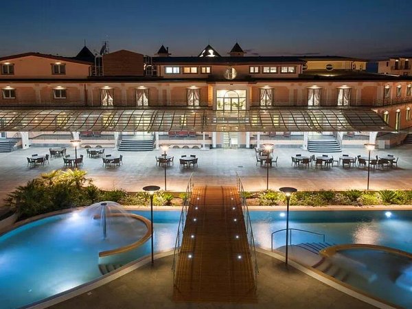 L'Araba Fenice Hotel & Resort