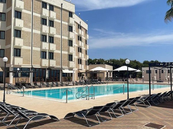 AH Club Ara Solis Hotel