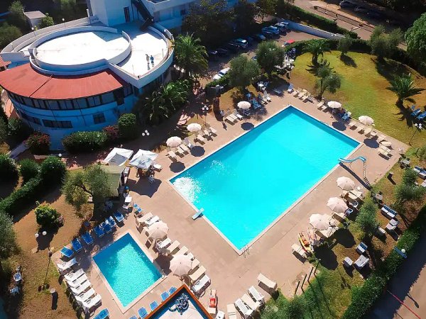 Mira Hotel & Residence