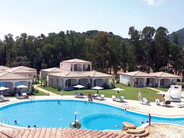 Limone Beach Resort