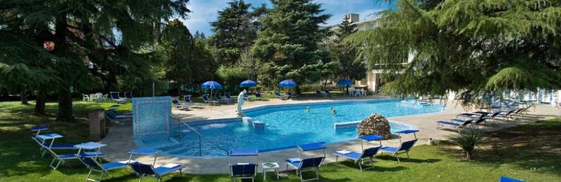Piscina termale esterna