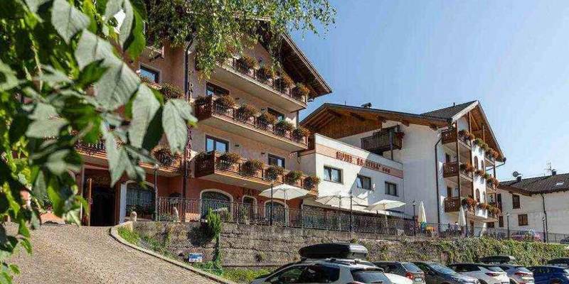 Family Hotel La Perla