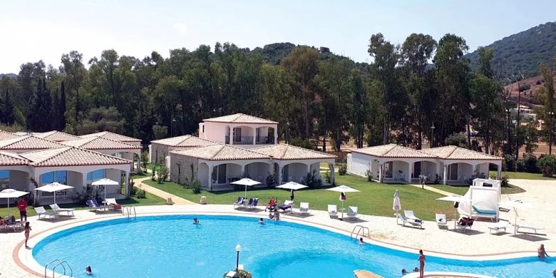 Limone Beach Resort
